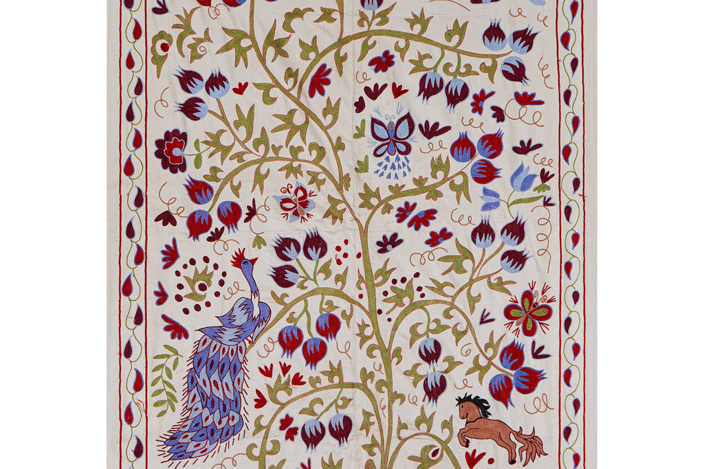 Tavus Kuşu Desenli Suzani Duvar Örtüsü 108 x 184 cm