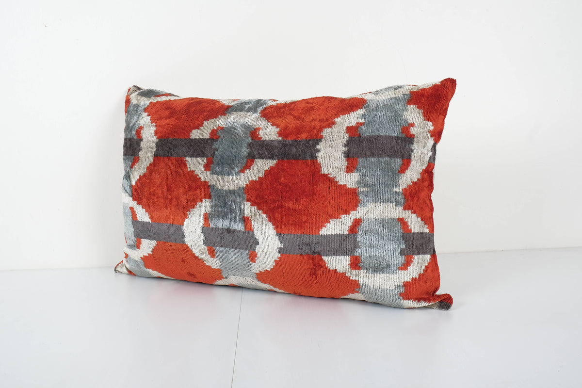 İpek Ikat Kadife Kırlent Kılıfı 40 x 66 cm