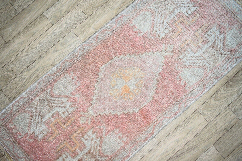 Vintage Uşak Halı 42 x 97 cm