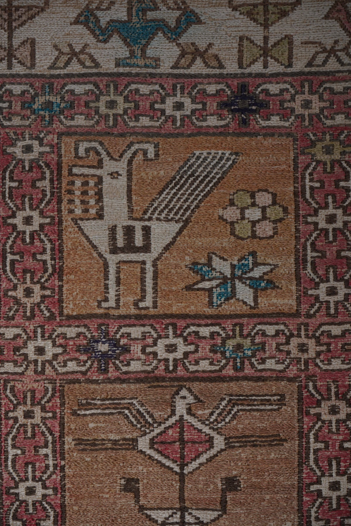 Vintage Sumak Kilim 125 x 177 cm