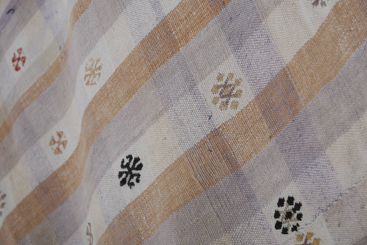 Vintage Kilim 182 x 260 cm