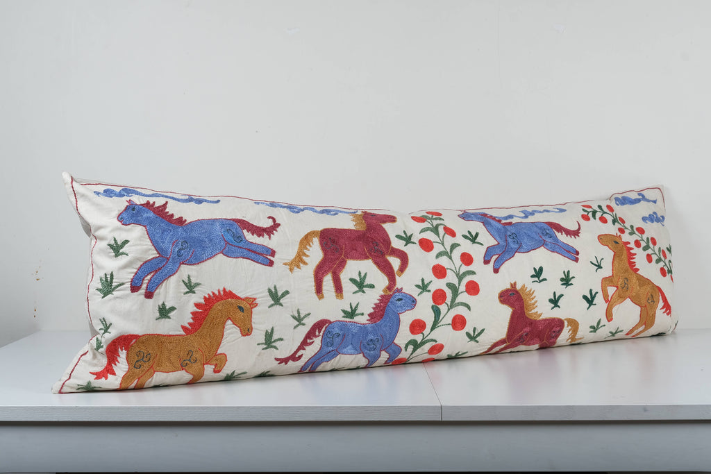 At Desenli Suzani Kırlent Kılıfı 45 x 150 cm