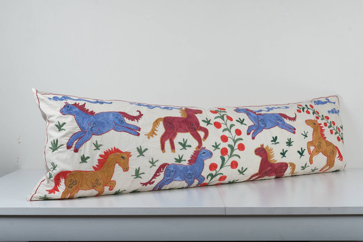 At Desenli Suzani Kırlent Kılıfı 45 x 150 cm