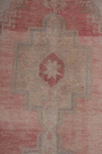 Vintage Uşak Halı 111 x 205 cm