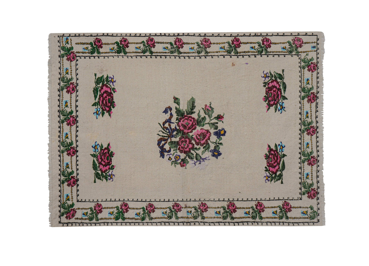 Vintage Kilim 94 x 134 cm