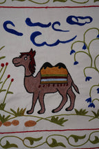 Deve Desenli Suzani Duvar Örtüsü 52 x 190 cm