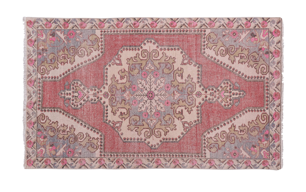 Vintage Uşak Halı 132 x 216 cm