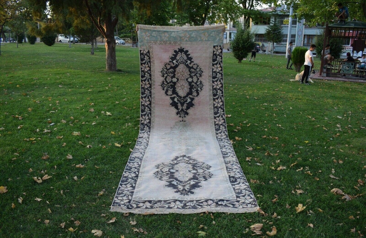 Vintage Uşak Halı 142 x 405 cm