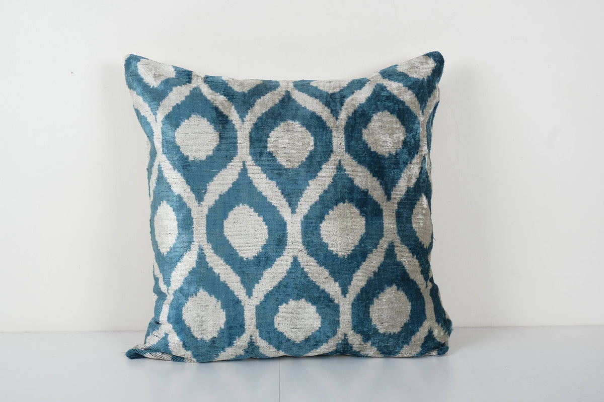 İpek Ikat Kadife Kırlent Kılıfı 58 x 58 cm