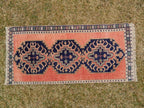 Vintage Uşak Halı 46 x 99 cm