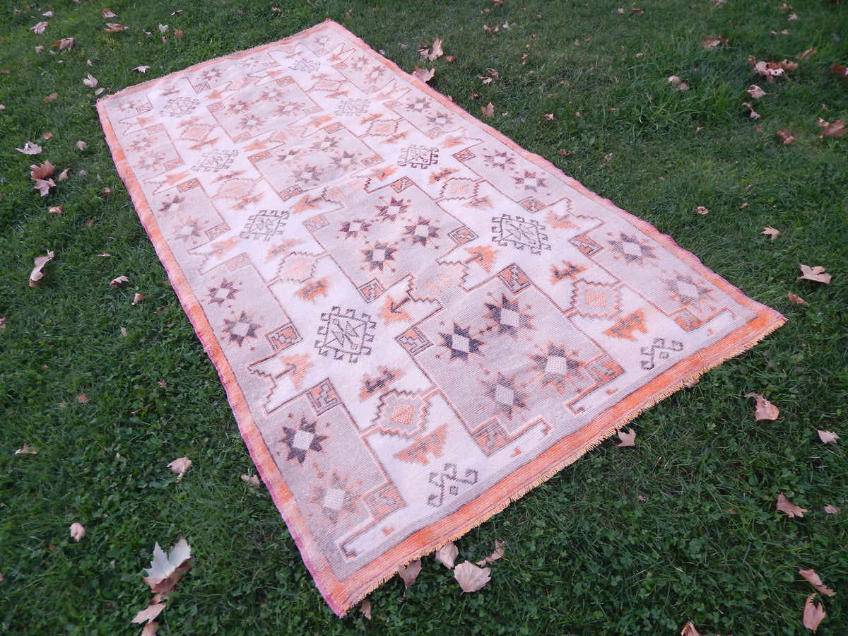 Vintage Uşak Halı 128 x 258 cm