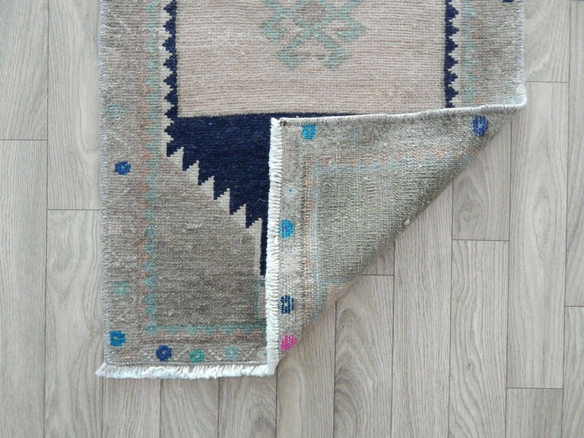 Vintage Uşak Halı 44 x 94 cm