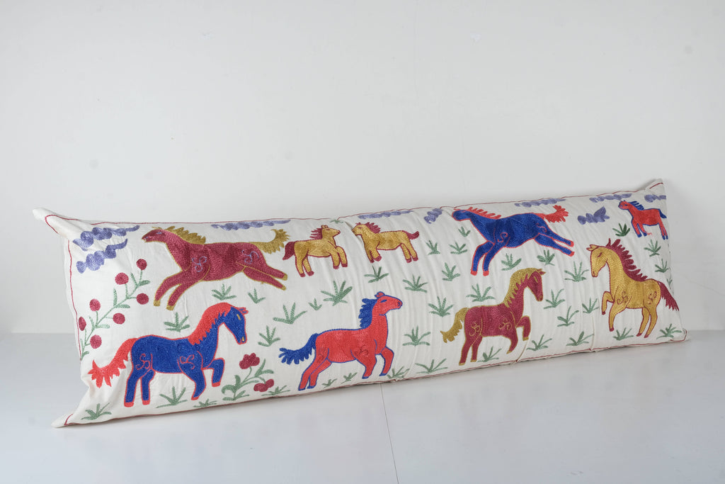 At Desenli Suzani Kırlent Kılıfı 45 x 145 cm