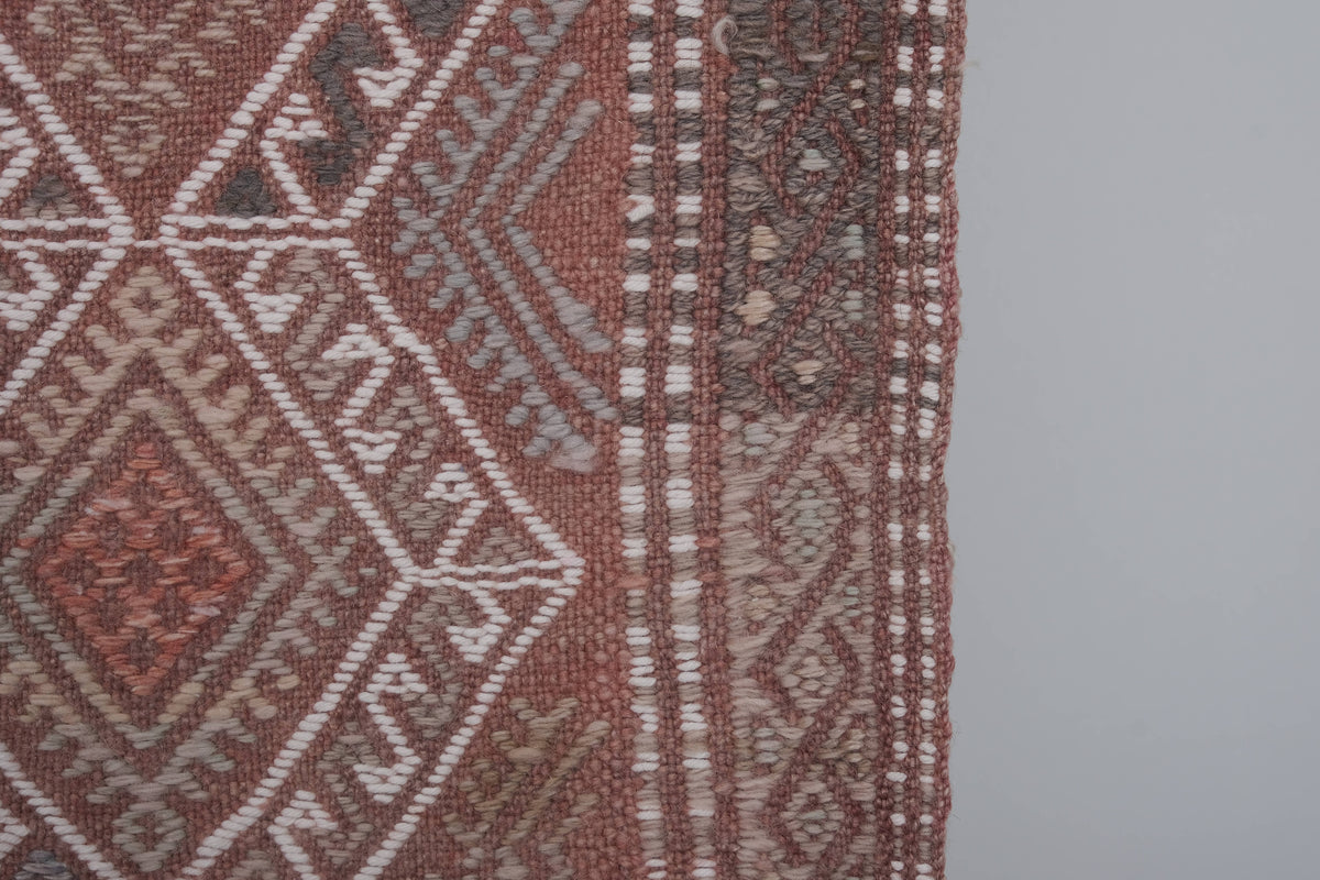 Vintage Kilim 137 x 235 cm
