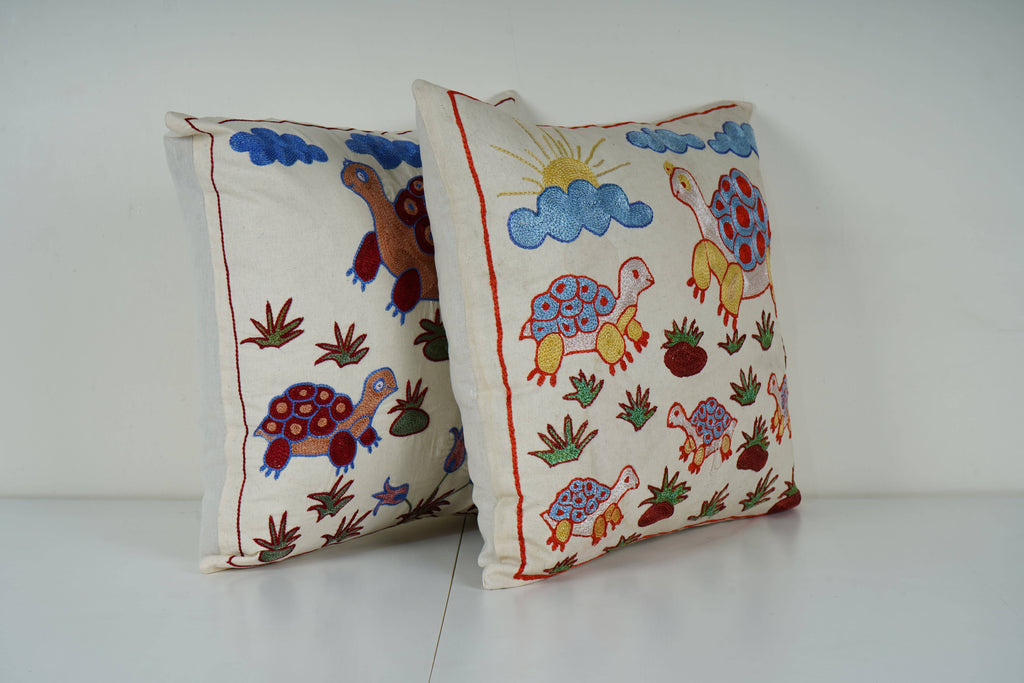 Kaplumbağa Desenli Suzani Kırlent Kılıfı 2'li Set 47 x 50 cm