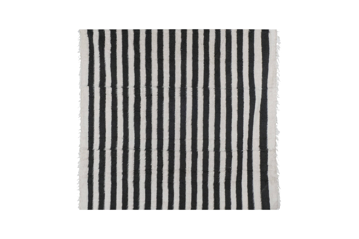 Vintage Kilim 223 x 239 cm