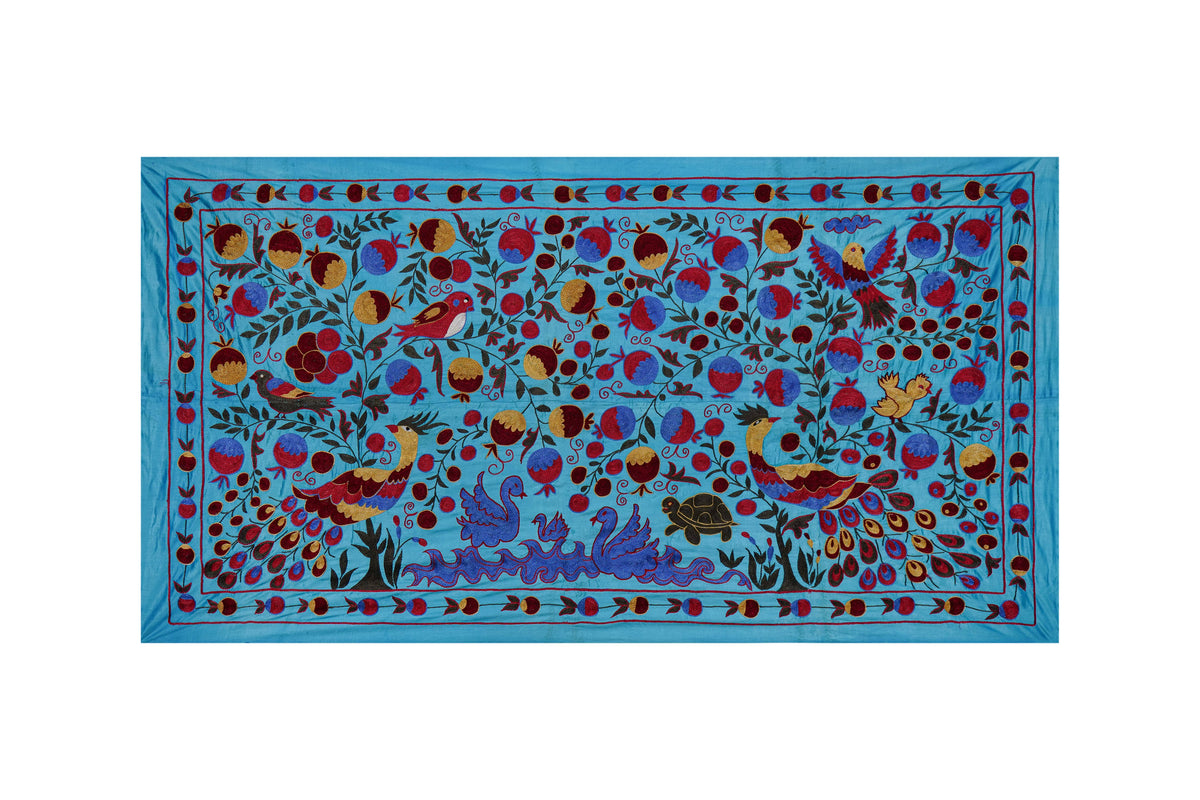 Tavus Kuşu Desenli Suzani Duvar Örtüsü 103 x 183 cm