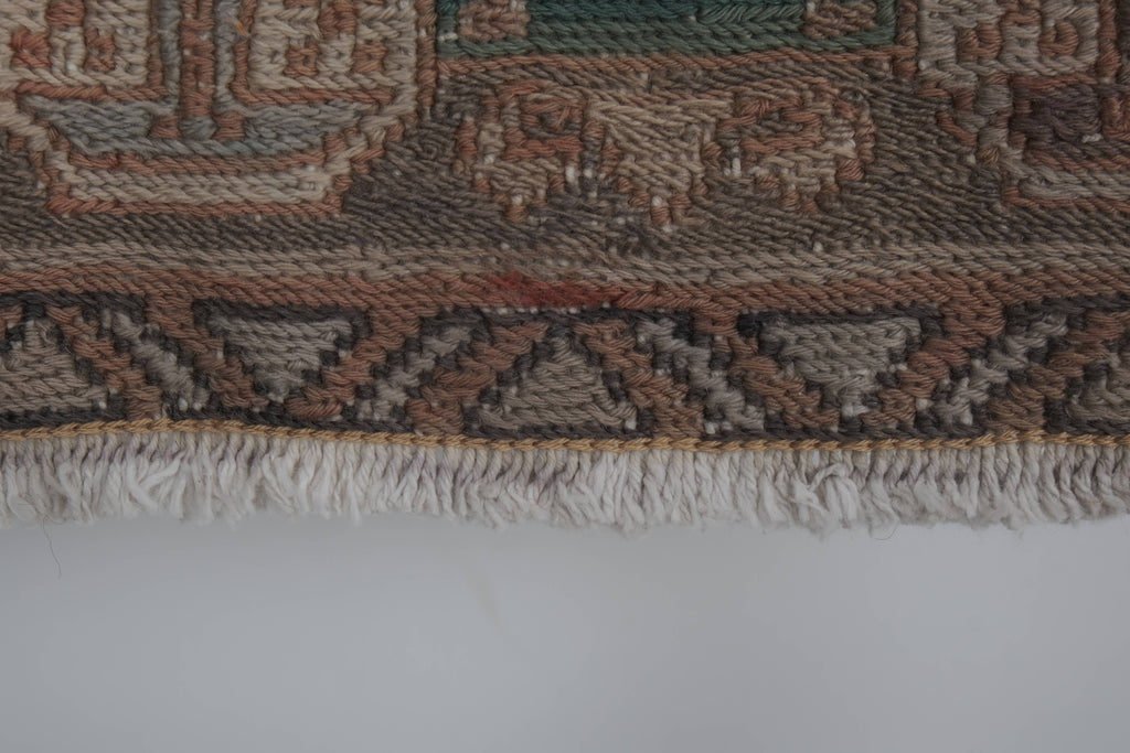 Vintage Kilim 100 x 142 cm