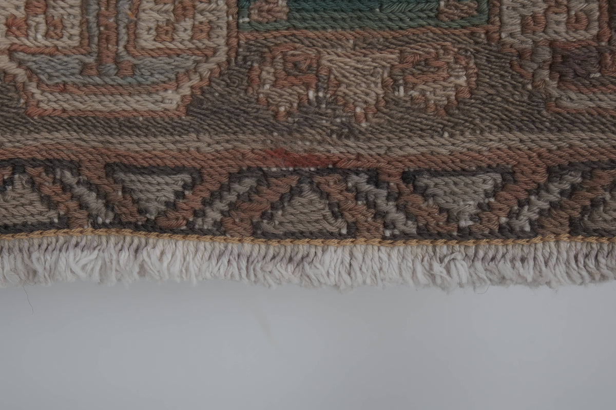 Vintage Kilim 100 x 142 cm