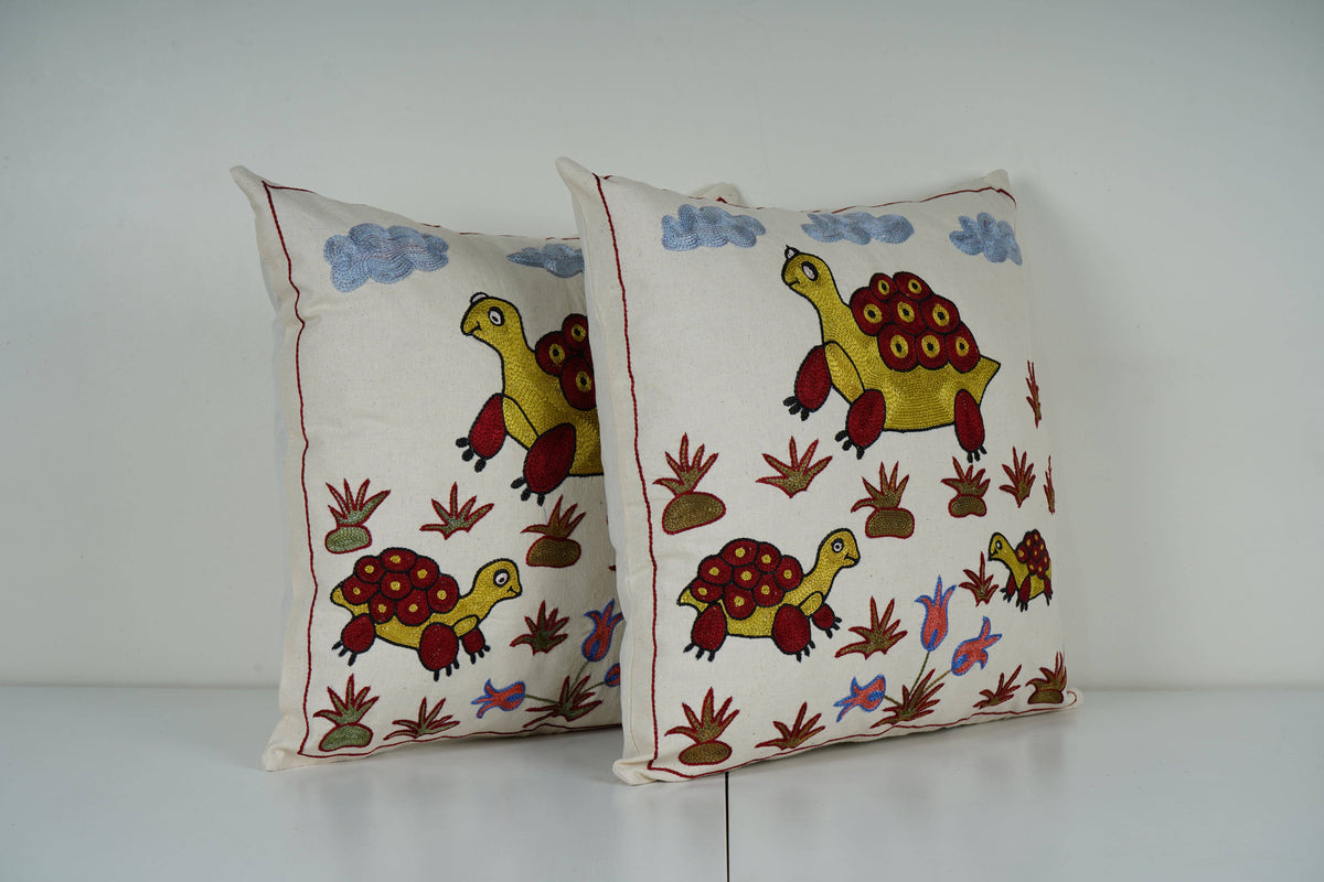 Kaplumbağa Desenli Suzani Kırlent Kılıfı 2'li Set 48 x 48 cm