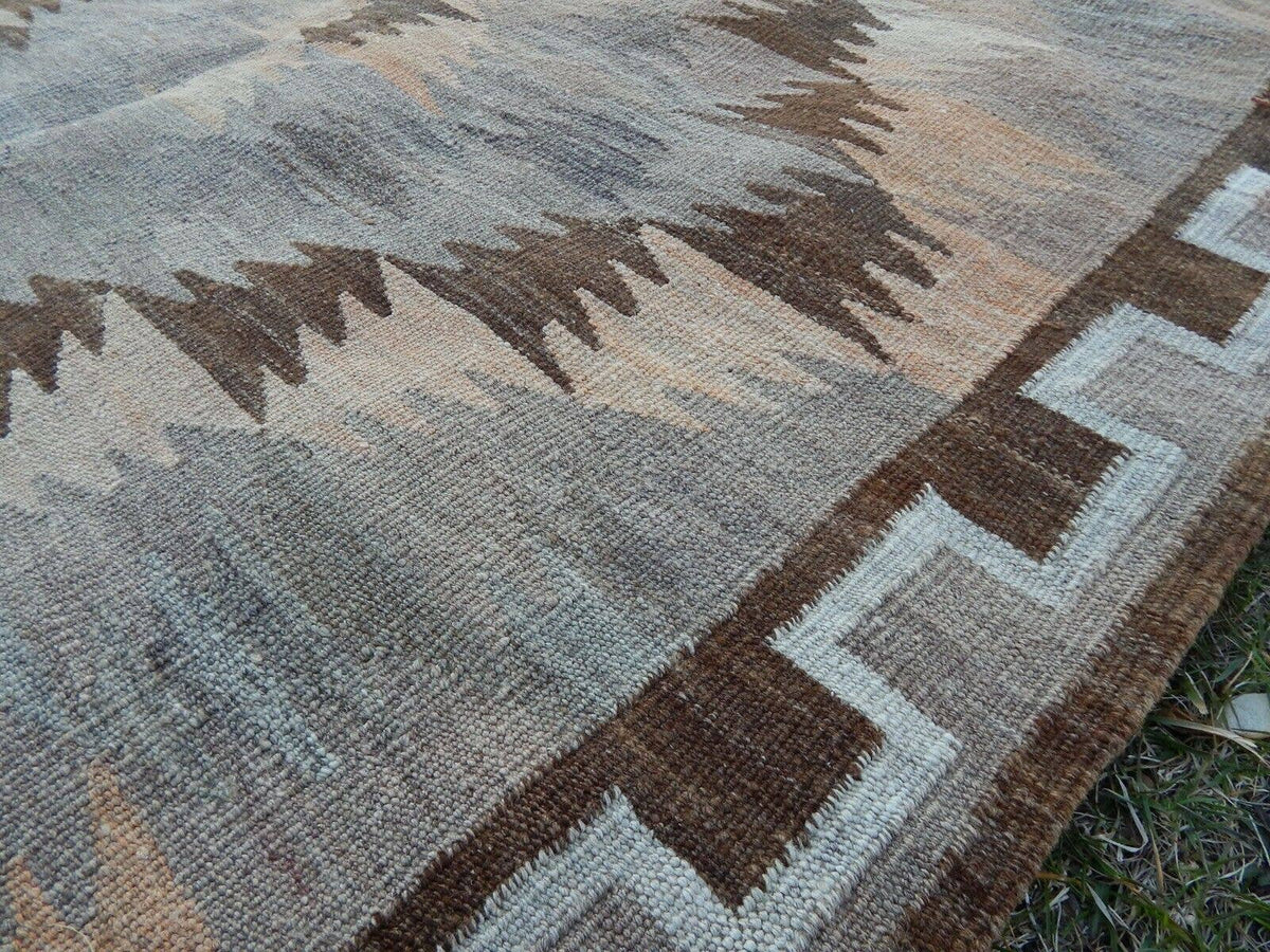 Vintage Kilim 142 x 284 cm