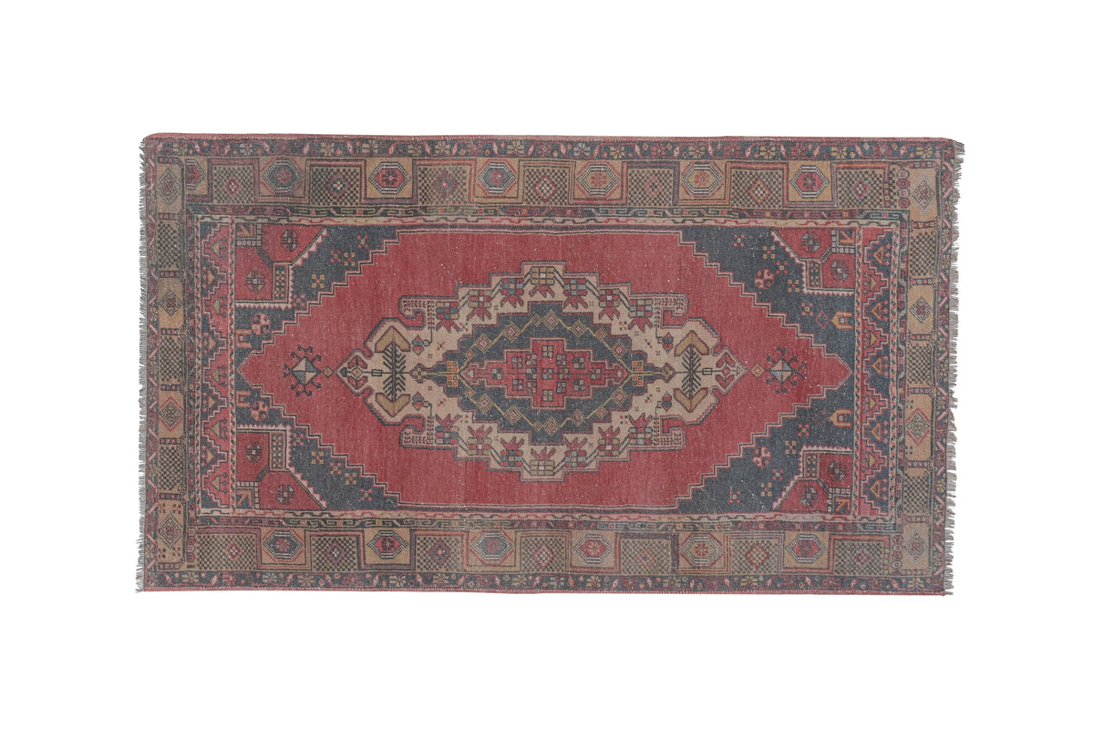Vintage Uşak Halı 133 x 235 cm