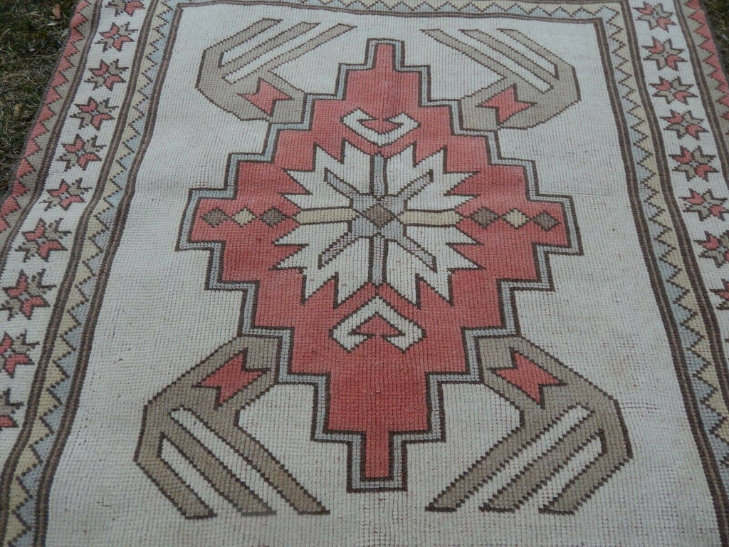 Vintage Kilim 116 x 122 cm