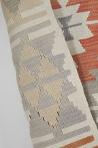 Vintage Kilim 105 x 171 cm