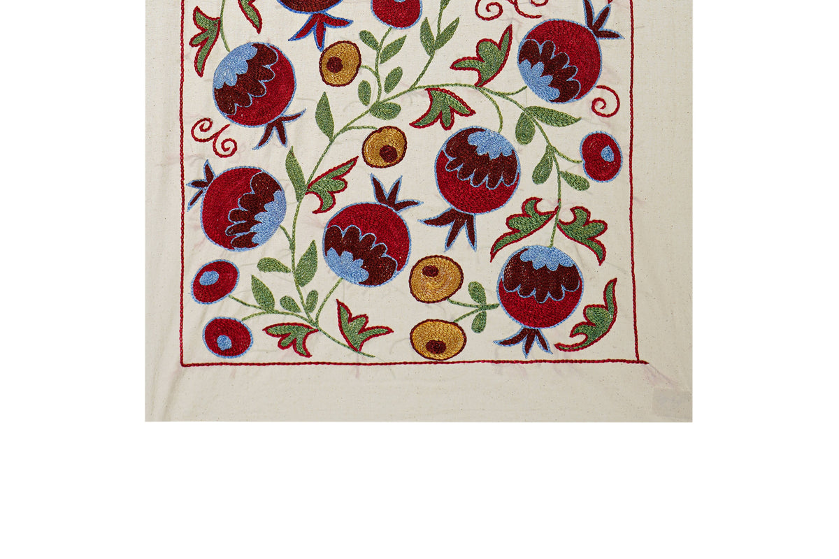Tavus Kuşu Desenli Suzani Duvar Örtüsü 50 x 92 cm