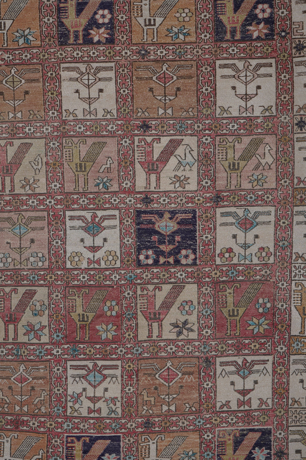 Vintage Sumak Kilim 125 x 177 cm