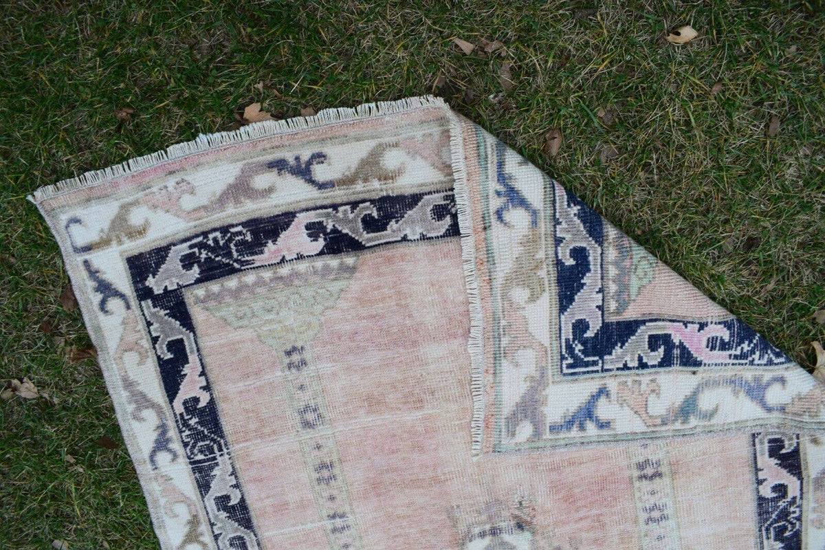 Vintage Uşak Halı 106 x 173 cm