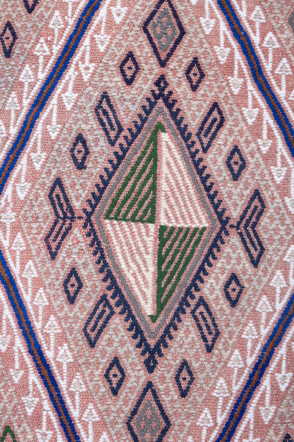 Vintage Kilim 170 x 217 cm