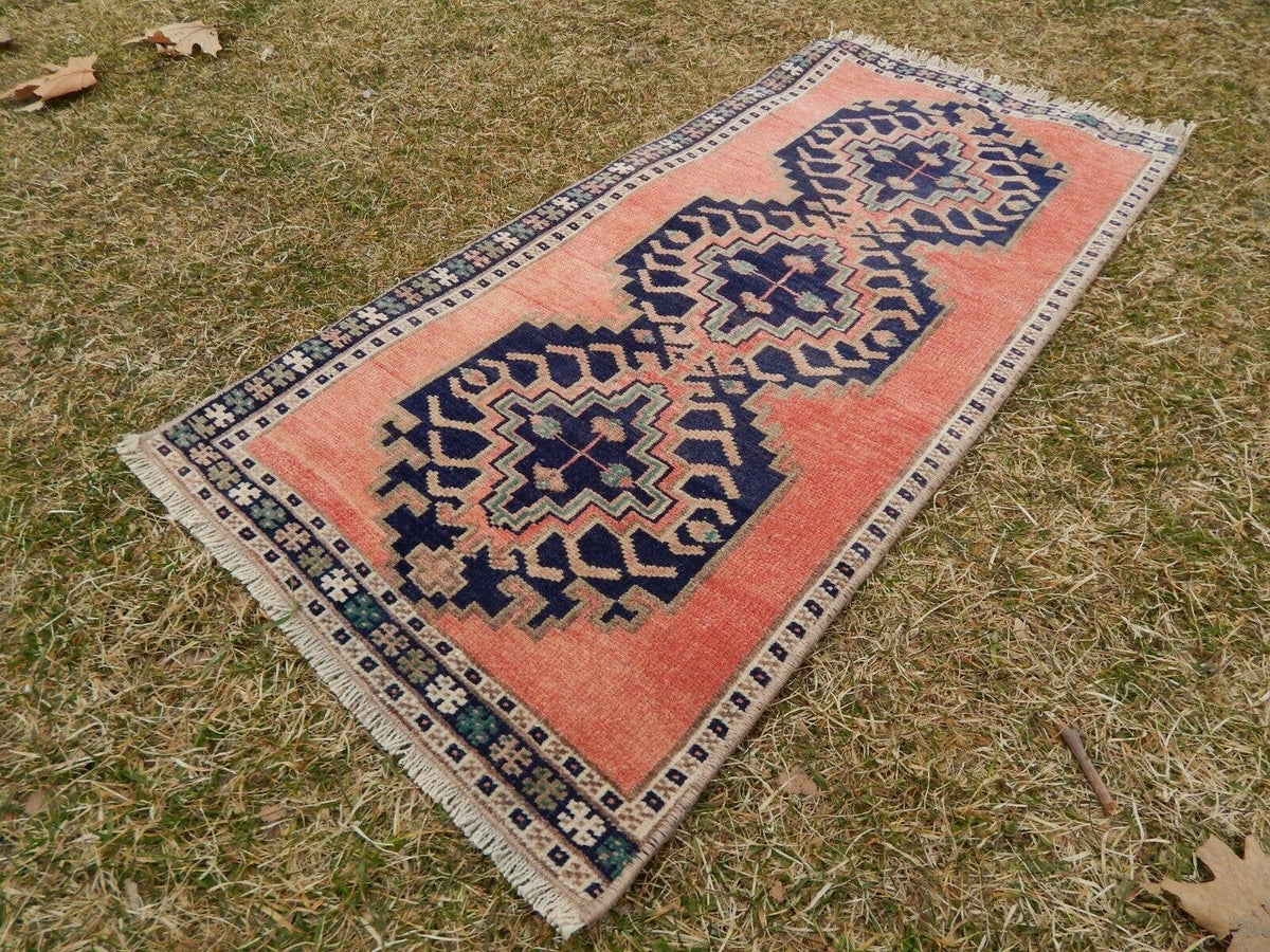 Vintage Uşak Halı 46 x 99 cm