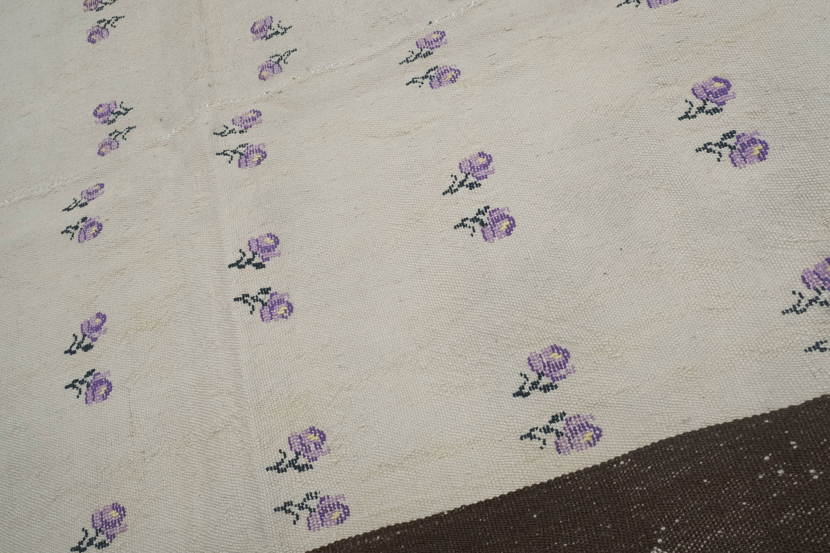 Vintage Kilim 119 x 162 cm