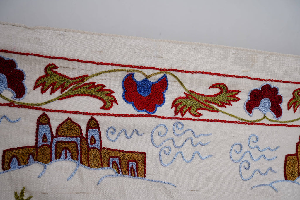El İşlemesi Suzani Duvar Örtüsü 50 x 186 cm