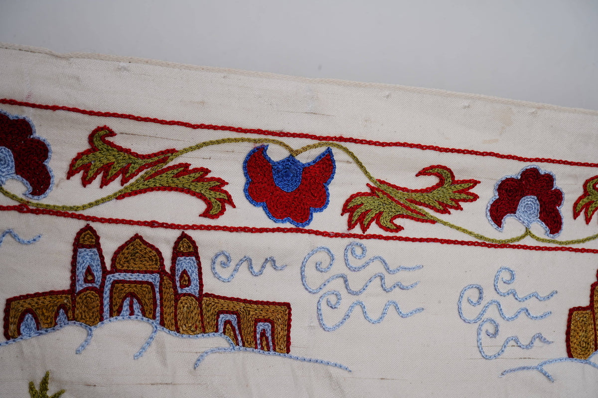 El İşlemesi Suzani Duvar Örtüsü 50 x 186 cm