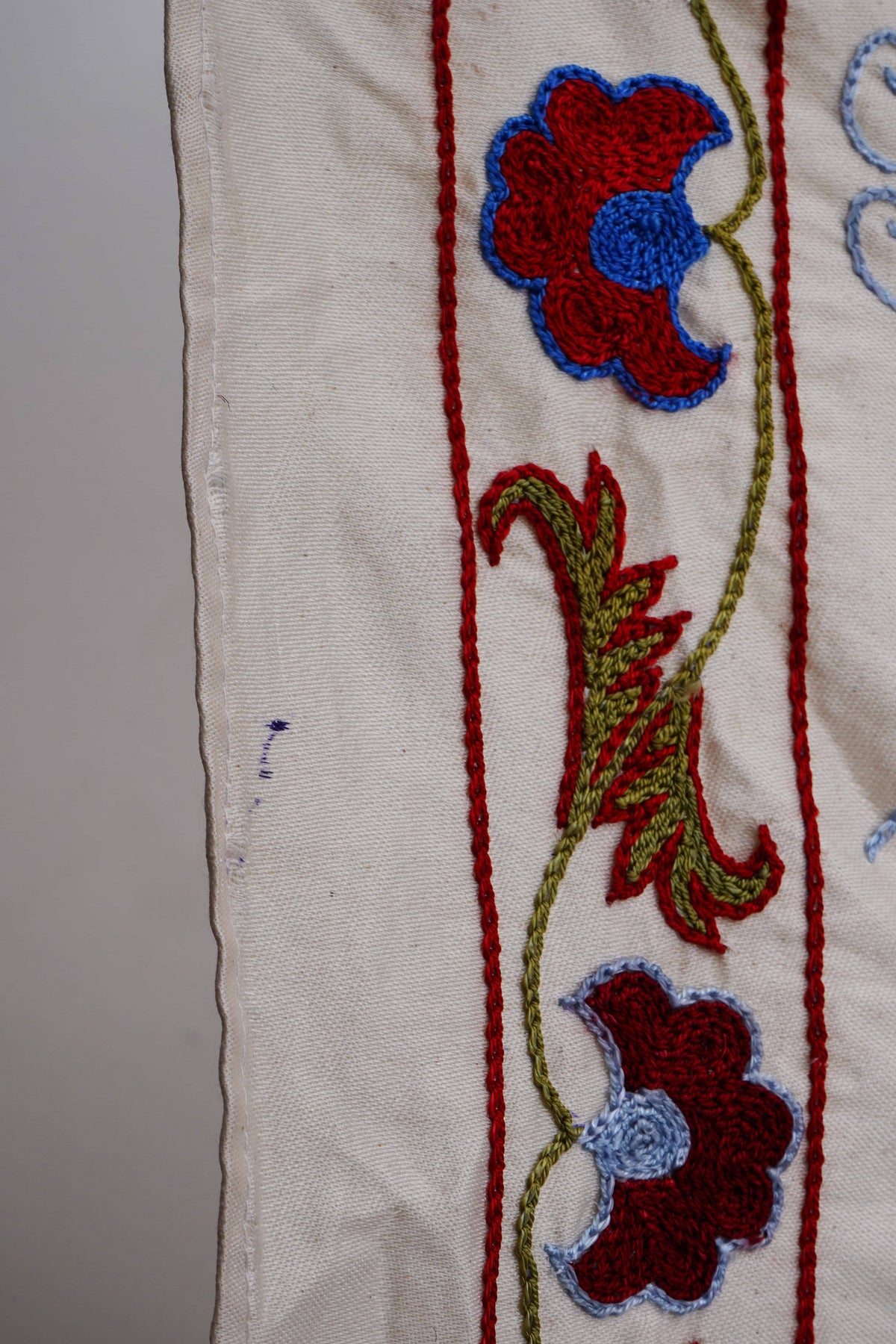El İşlemesi Suzani Duvar Örtüsü 50 x 186 cm