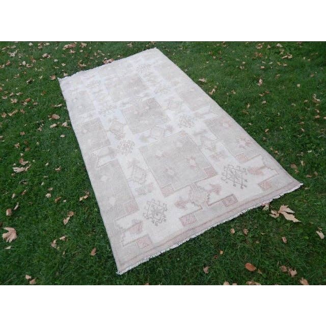 Vintage Uşak Halı 130 x 243 cm