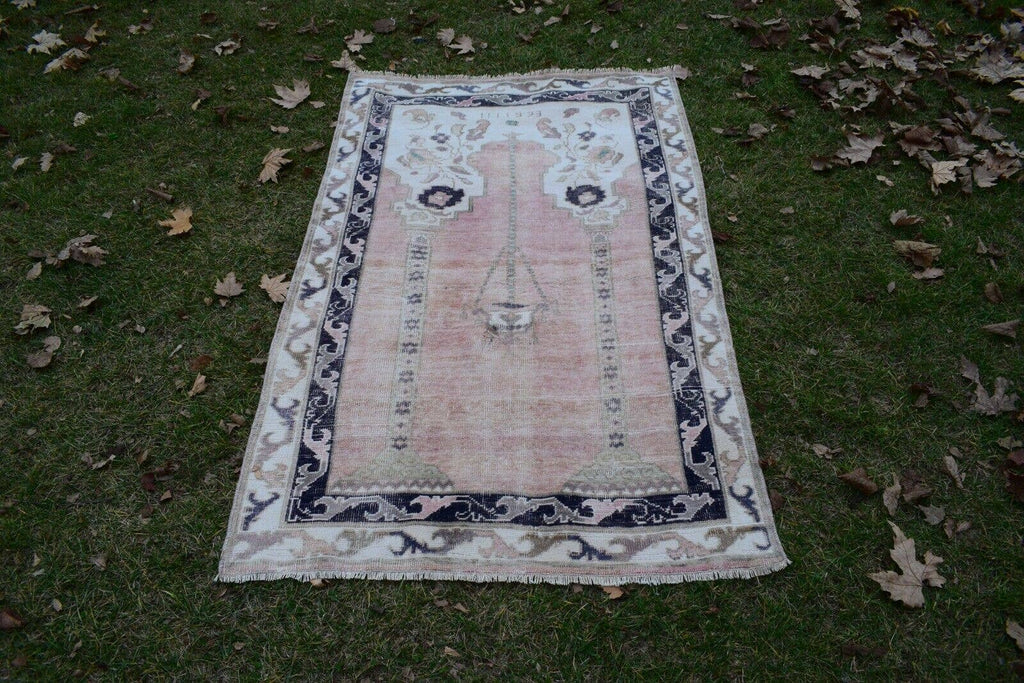 Vintage Uşak Halı 106 x 173 cm