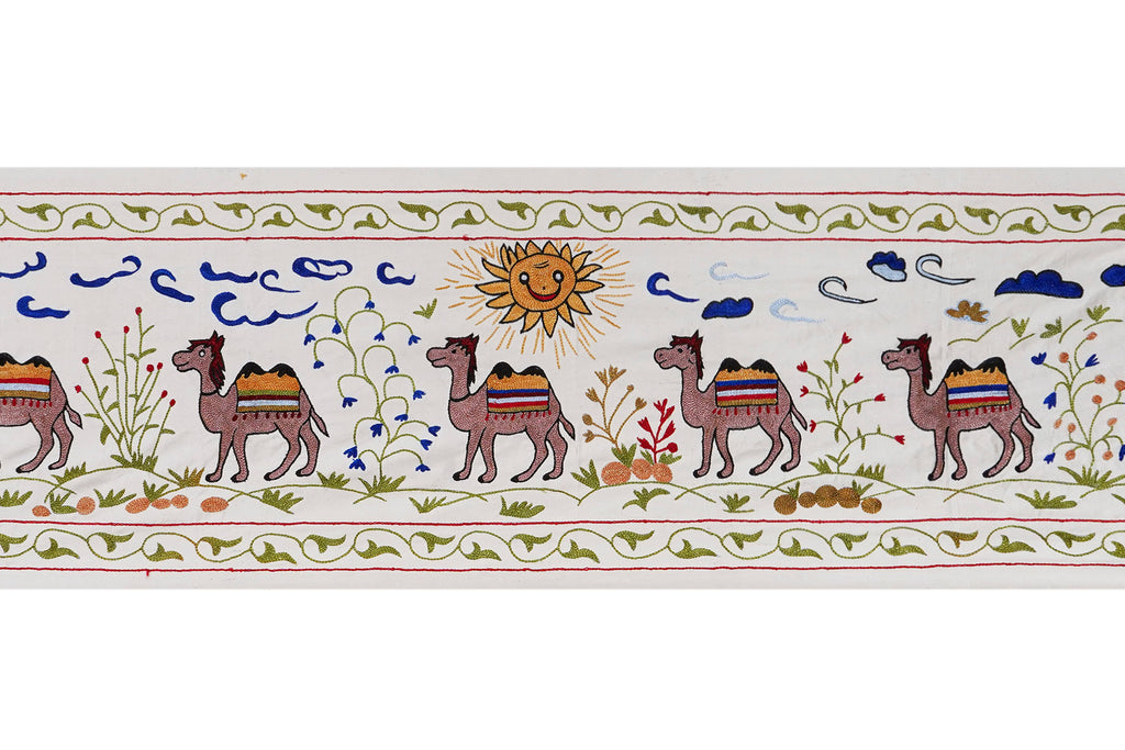 Deve Desenli Suzani Duvar Örtüsü 52 x 190 cm