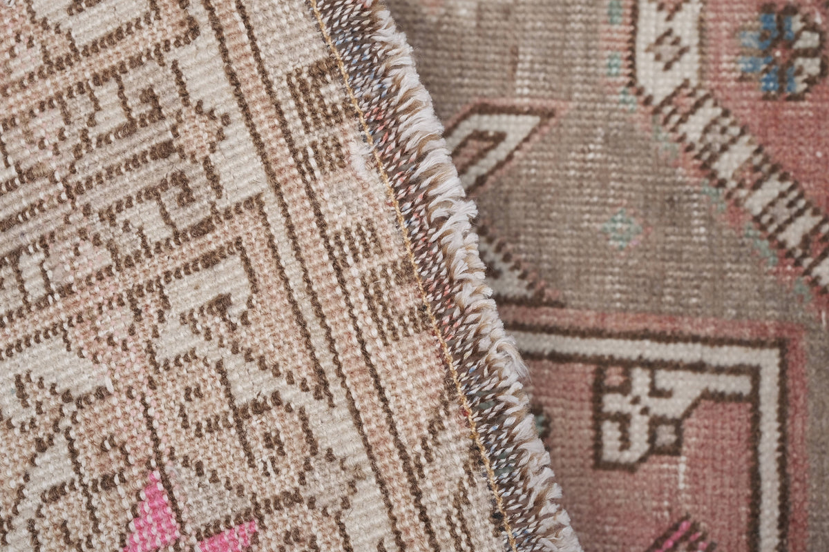 Vintage Kafkas Halı 137 x 246 cm