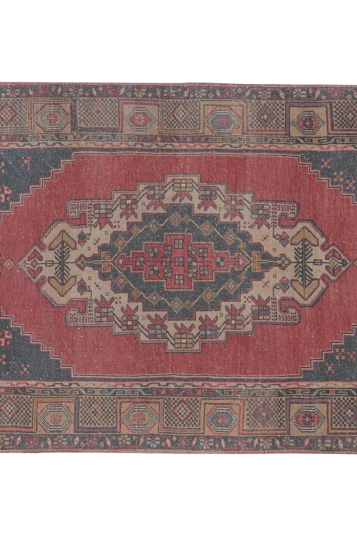 Vintage Uşak Halı 133 x 235 cm