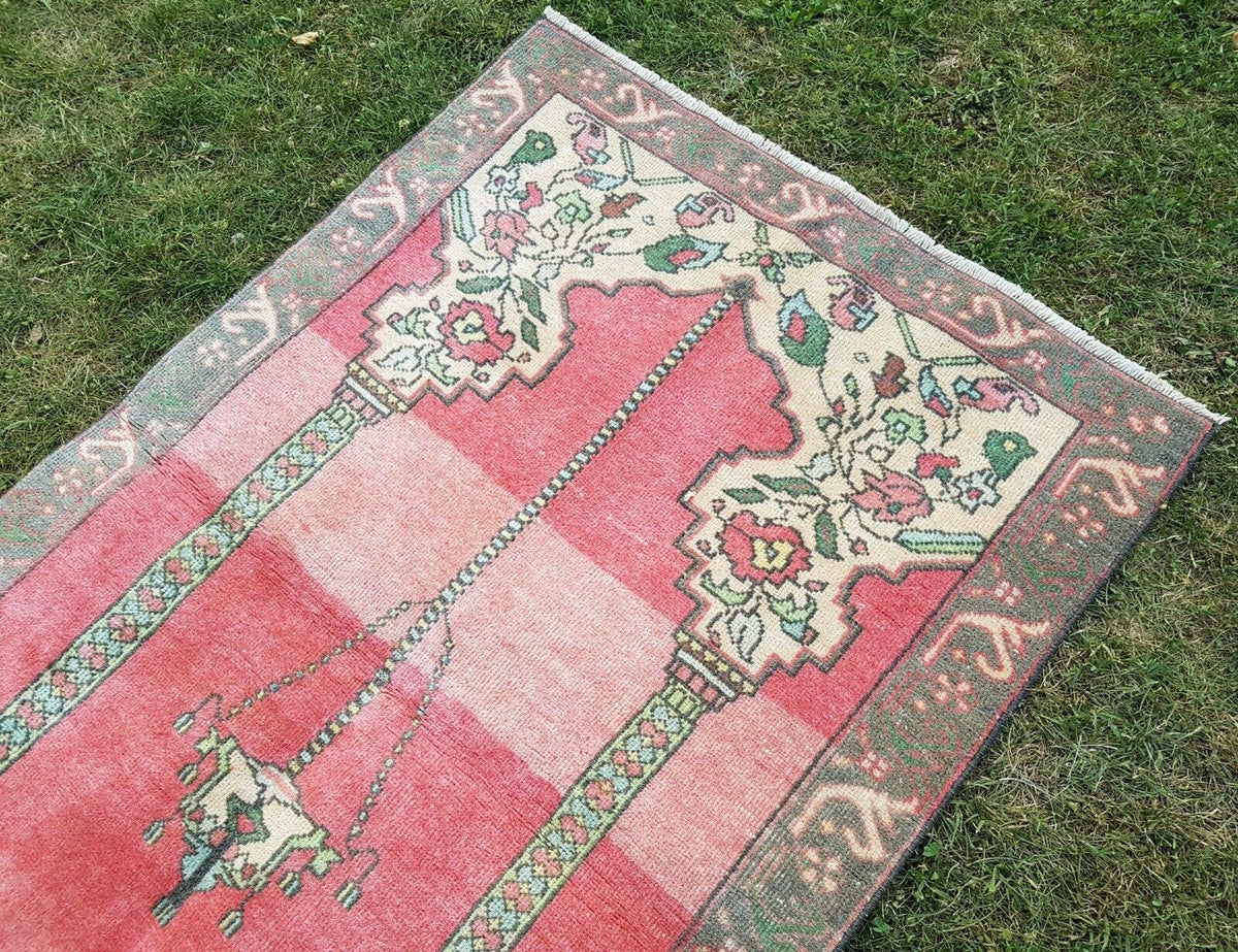 Vintage Uşak Halı 103 x 163 cm