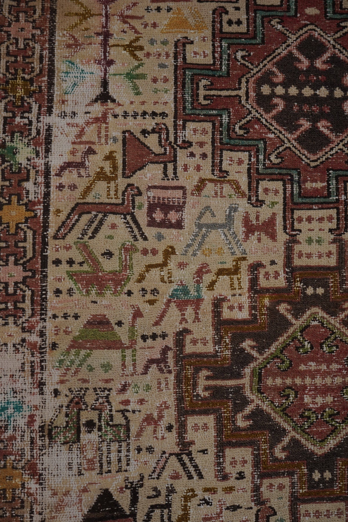 Vintage Hayvan Desenli Sumak Kilim 106 x 140 cm