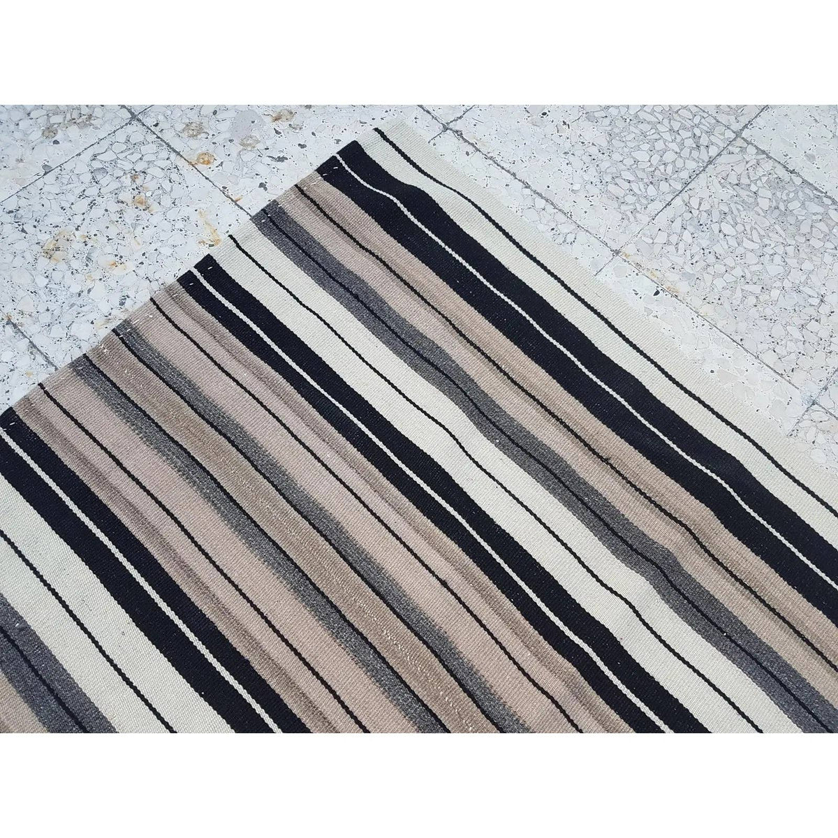Vintage Kilim 146 x 281 cm