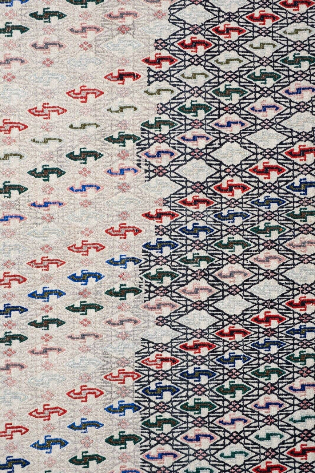 Vintage El İşlemesi Halı 175 x 238 cm