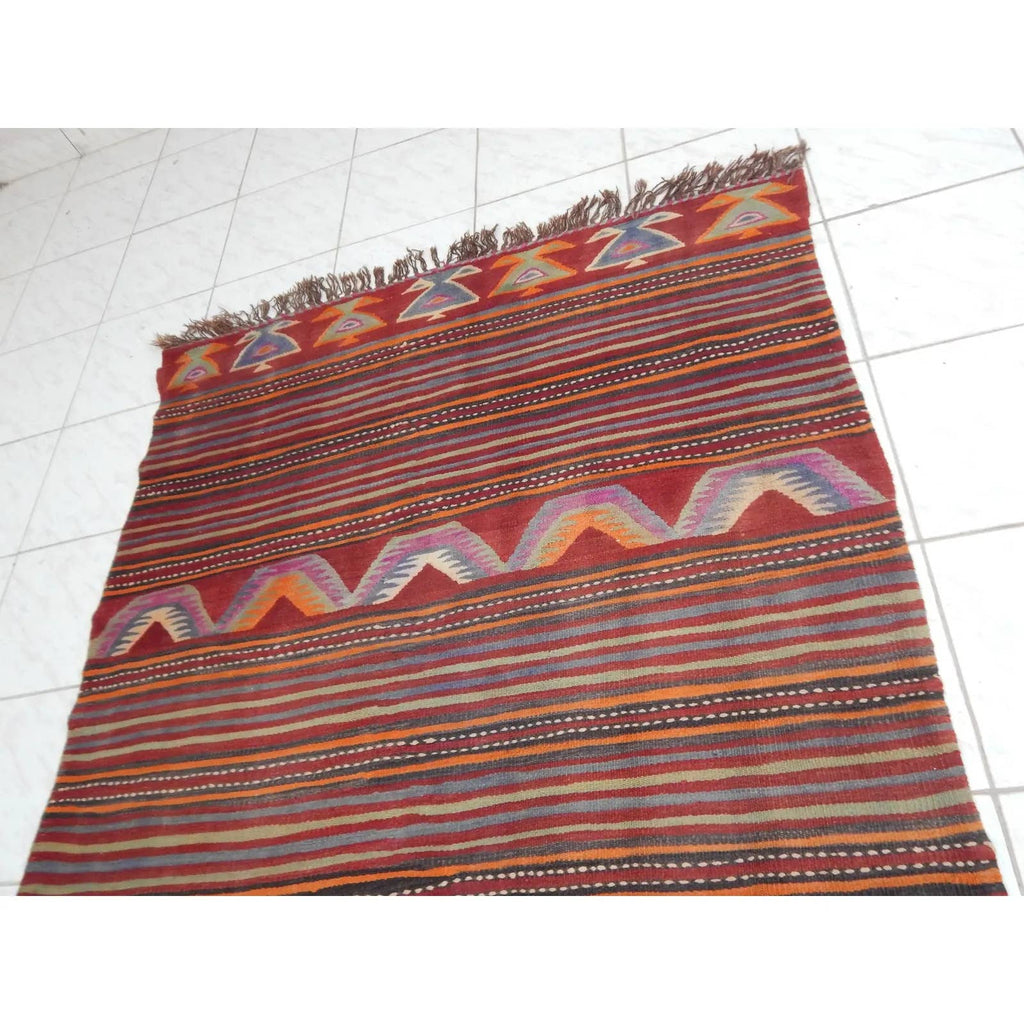 Vintage Kilim 136 x 167 cm