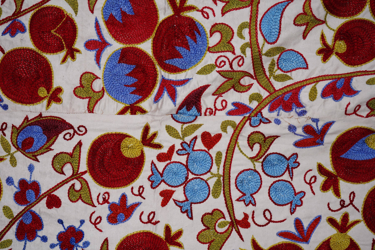 At Desenli Suzani Duvar Örtüsü 98 x 184 cm