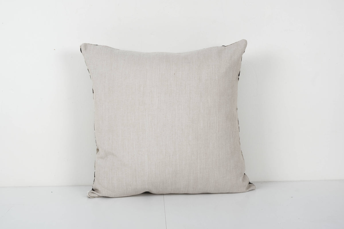 İpek Ikat Kadife Kırlent Kılıfı 54 x 57 cm