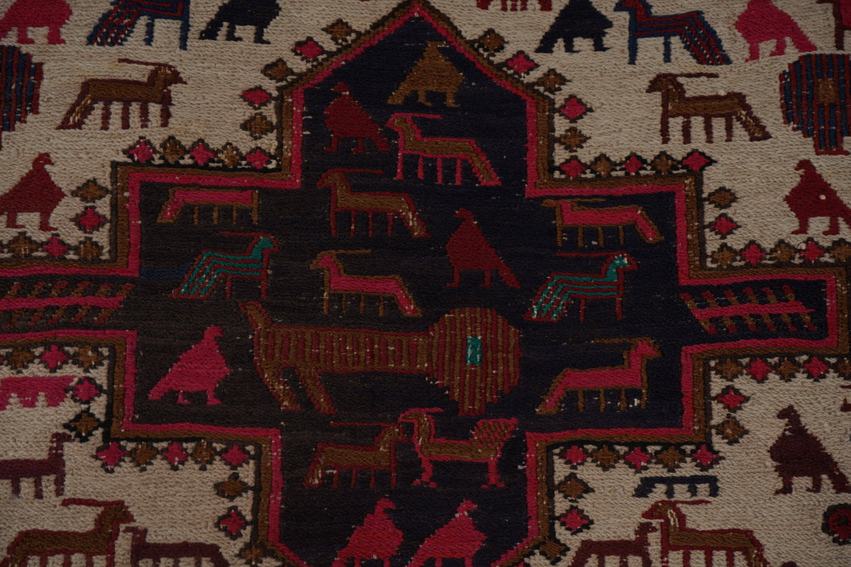 Vintage Sumak Kilim 108 x 143 cm
